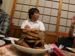 手羽先越し